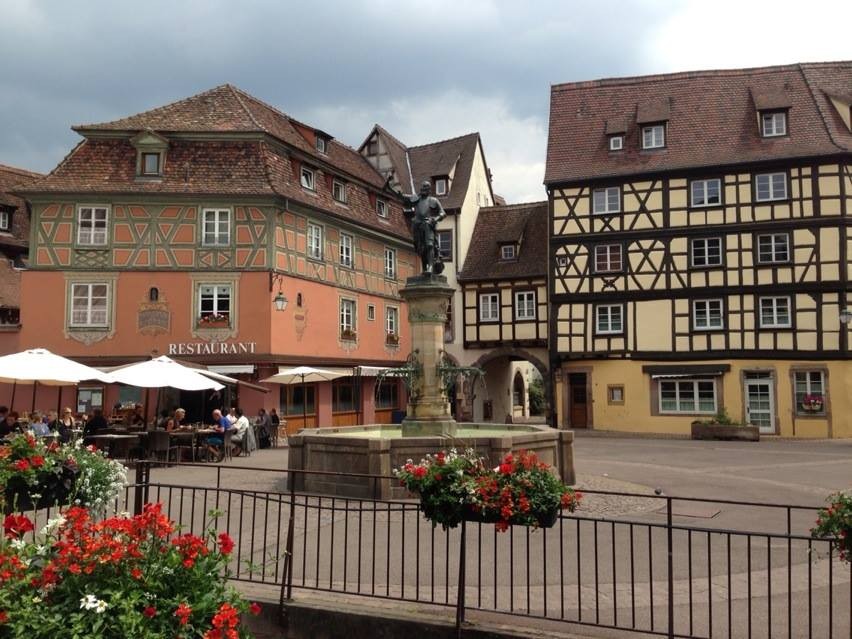 Colmar, Angel kissing spring, cherries, Strawberries, Gais Switzerland