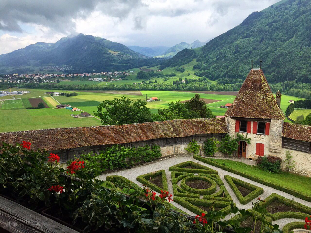 postcard scenery gruyere, gruyere, Saane river, Switzerland 