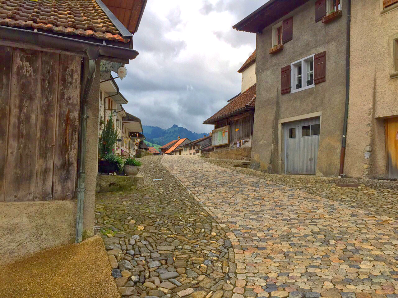 cobble stone gruyere, gruyere, Saane river, Switzerland 