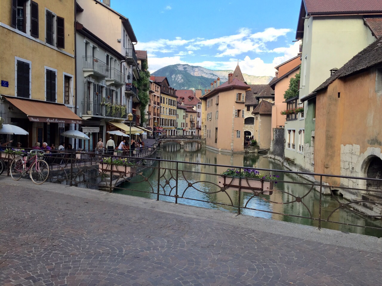 Annecy, beaucoup, Chamonix, France, Je t'aime beaucoup Annecy, River Thiou, Lac d’Annecy, Notre Dame de Liese