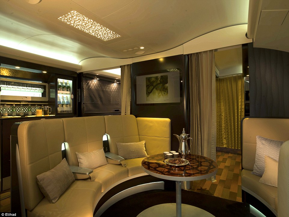 standing bar etihad airways, abu dhabi, etihad airways, UAE, united arab emirates