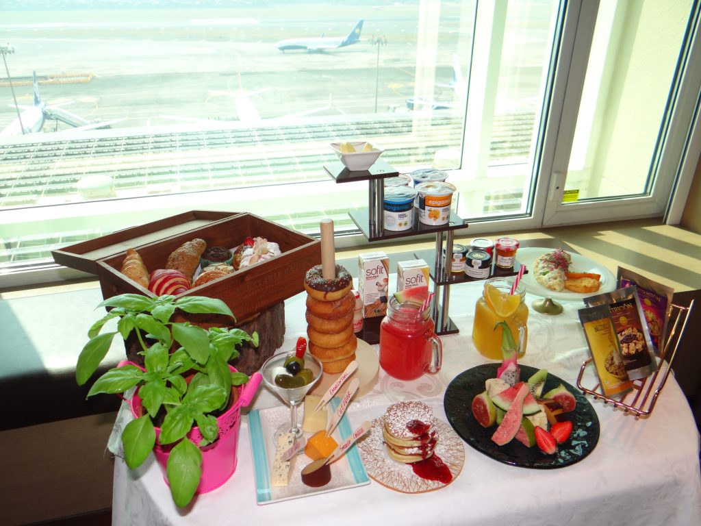 Breakfast at Taj Santacruz, luxury hotel Mumbai, Taj hotels Mumbai, Taj Santacruz Mumbai, Hotel Taj Santacruz Mumbai,