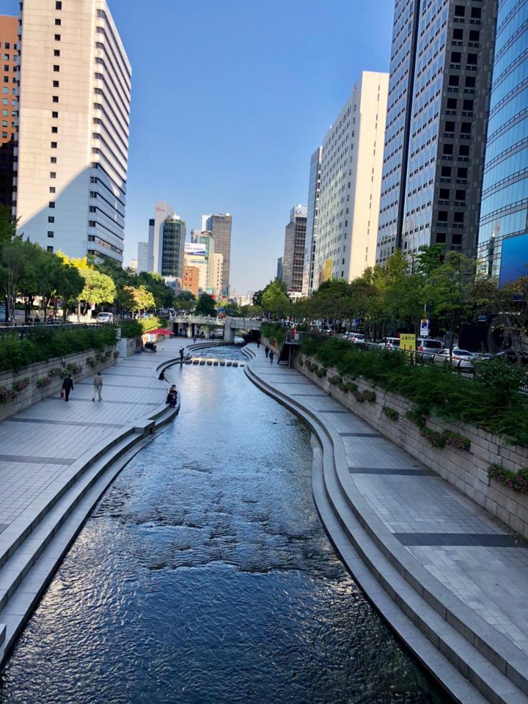 Chef de Cuisine Koo Kwok Fai, Chef Koji Sawada, Cheonggyecheon, Four Seasons Hotel Gyeongbokgung Palace Seoul, Gyeongbokgung Palace, Su Sin Tao, traditional Korean Sauna, Yoony Song, Yu Yuan