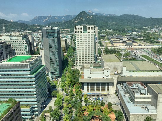 Chef de Cuisine Koo Kwok Fai, Chef Koji Sawada, Cheonggyecheon, Four Seasons Hotel Gyeongbokgung Palace Seoul, Gyeongbokgung Palace, Su Sin Tao, traditional Korean Sauna, Yoony Song, Yu Yuan