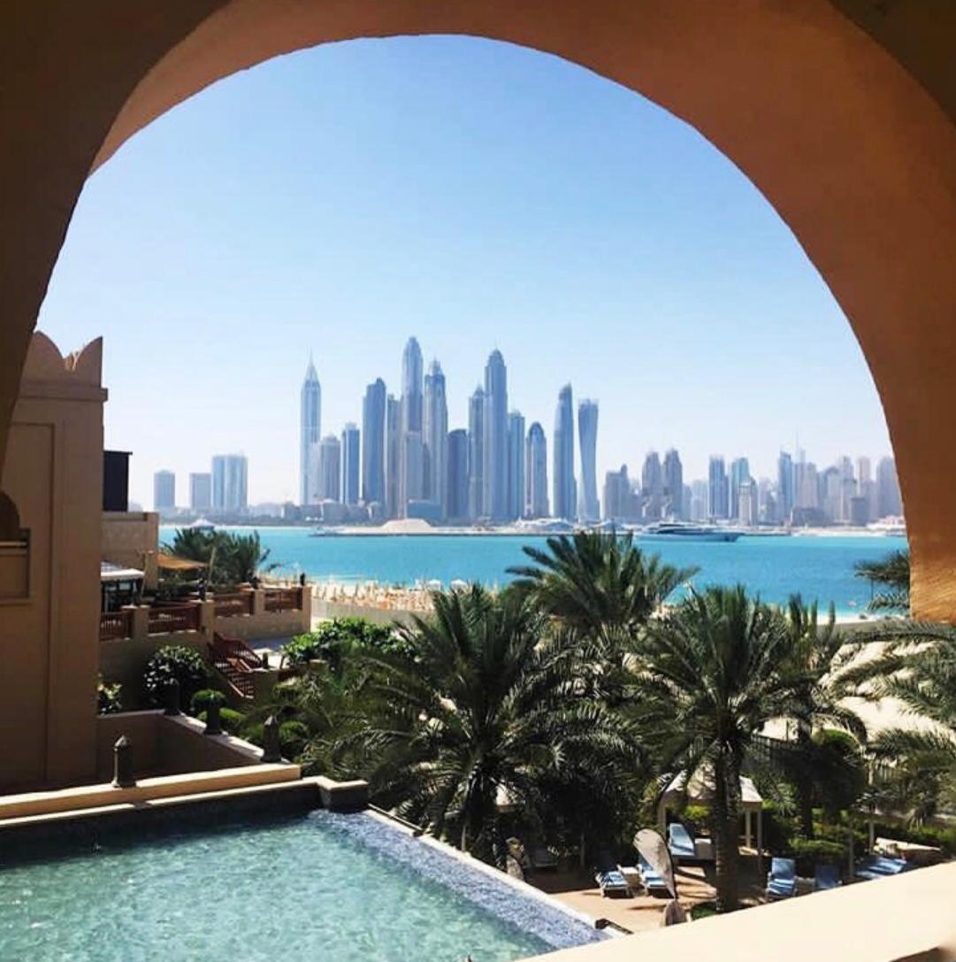 Fairmont The Palm Dubai, luxurious Fairmont The Palm, luxury Dubai hotel, private beach of fairmont the palm, beachfront resort Dubai,